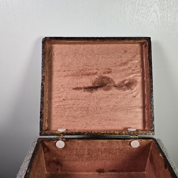 Vintage Pyrography Box - Picture 9 of 12